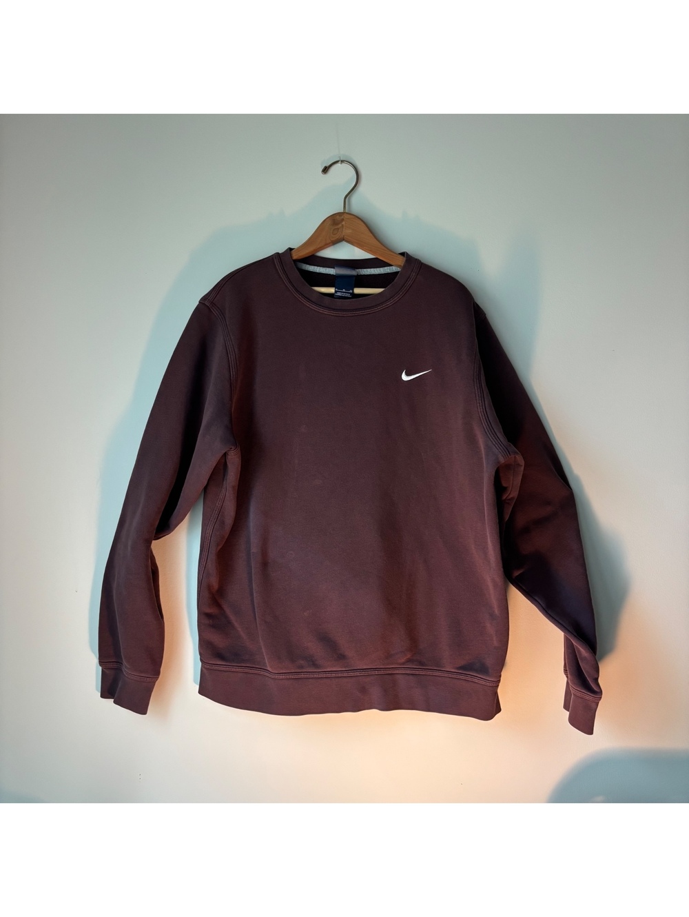 Nike Crewneck Sweatshirt Men's XL Sun Faded Burgundy Embroidered Swoosh Y2K